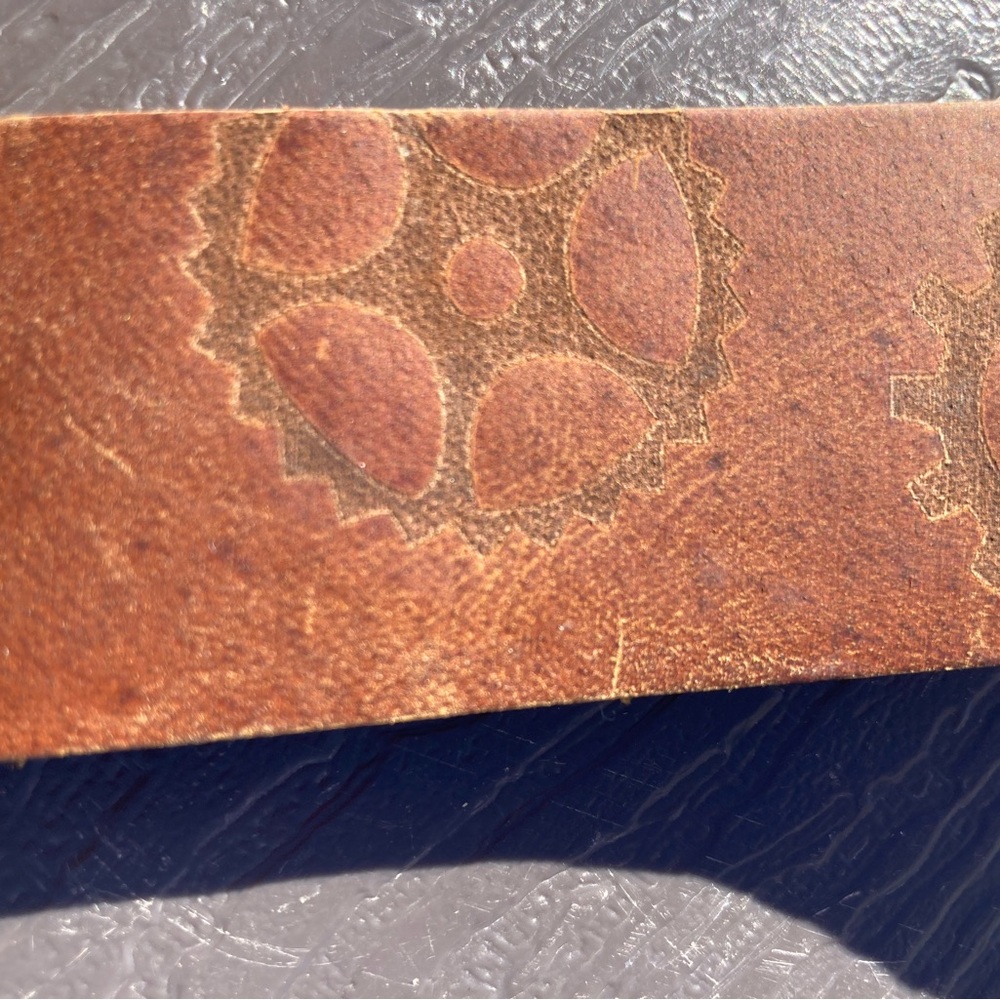 8” Leather Cuff Bracelet Imprinted Gears Brass Latch Hook - Picture 6 of 13